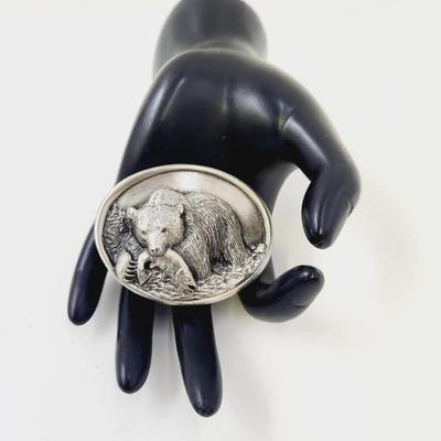 SISKIYOU 1983 PEWTER BEAR EATING BELT BUCKLE