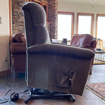 La Z Boy Electric Lift chair