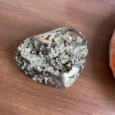 3 Rock carved items