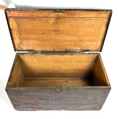 1394 Vintage Wooden Trunk Blanket Chest