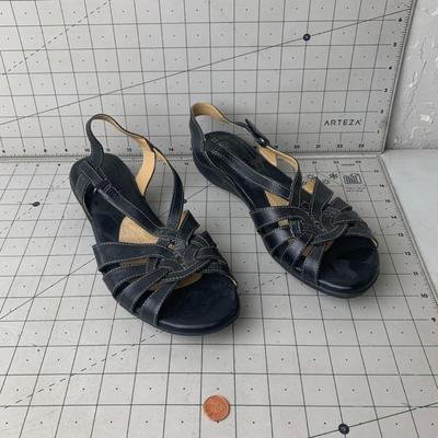 #54 Black Sandals Size 8