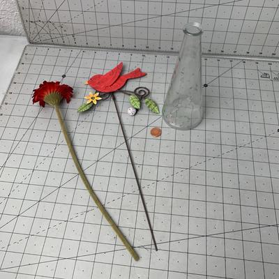 #80 Bird and Flower Decor in Glass Vase