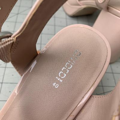 #83 H&M Size 40 Pink Heels