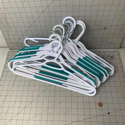 #99 White/Blue Grip Hangers