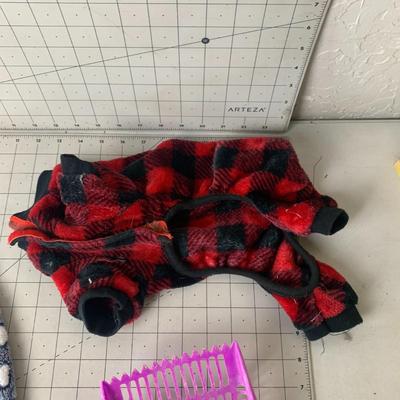 #117 Doggy Outfits and Cat Litter Scoop