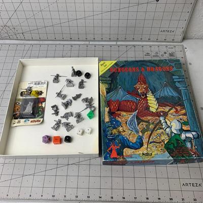 #173 Dungeons and Dragons Dice and Figures