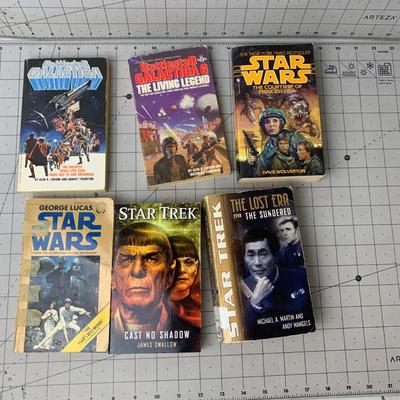 #228 Star Wars and Star Trek Paperback Books