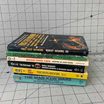 #311 First Step Outward, Destination Universe, Moon Zero Two, The Devil Knocks and More