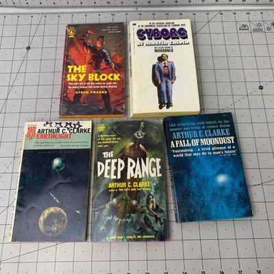 #322 The Deep Range, The Sky Block, Earthlight and More