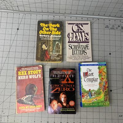 #329 The Dark on The Other Side, Ground Zero, Rex Stout and More