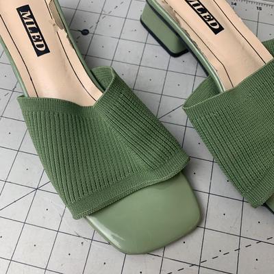 #366 Green Sandals Size 7