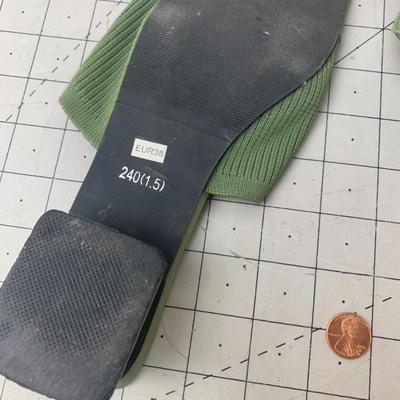 #366 Green Sandals Size 7