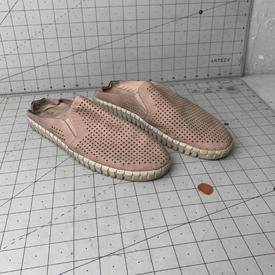 #370 Pink/Tan Shoes Size 9