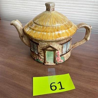 Round Cottage Tea Pot