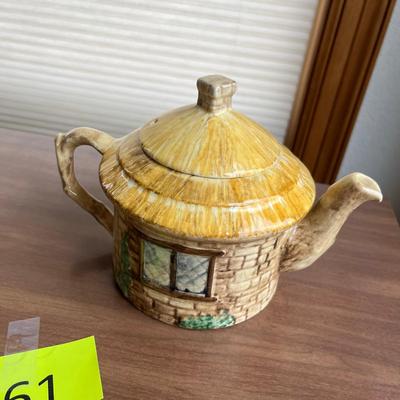 Round Cottage Tea Pot