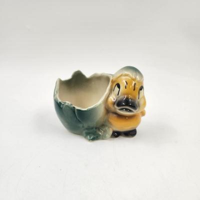 VINTAGE CRACKED EGG BABY DUCK POTTERY DECOR
