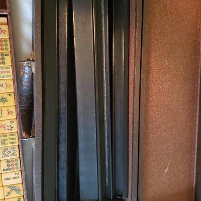 Vintage Bakelite Mahjong set