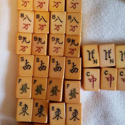 Vintage Bakelite Mahjong set