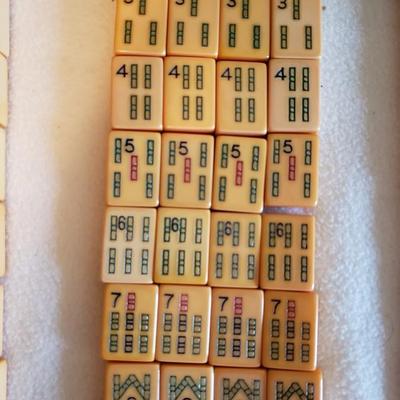 Vintage Bakelite Mahjong set