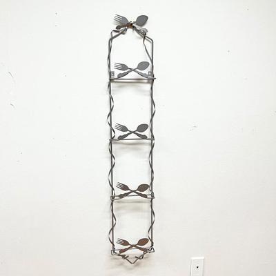 One (1) ~ Fork/ Spoon Plate Wall Hanging Holder