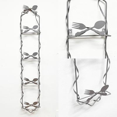 One (1) ~ Fork/ Spoon Plate Wall Hanging Holder