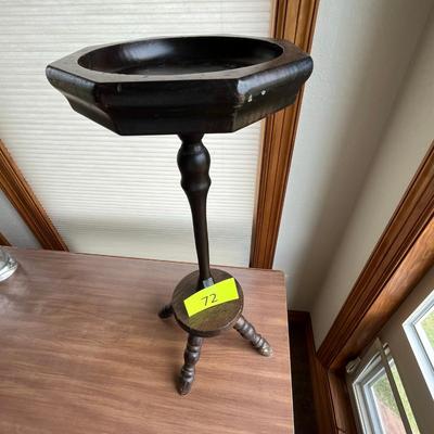 Early American Style Table