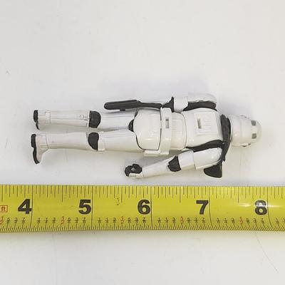 2005 STAR WARS STORM TROOPER W/ REMOVABLE HELMET QCTION FIGURE