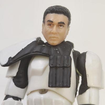 2005 STAR WARS STORM TROOPER W/ REMOVABLE HELMET QCTION FIGURE