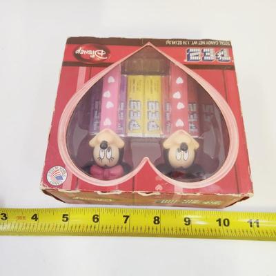 PEZ DISNEY MINNIE & MICKEY HEART PEZ COLLECTIBLE UNOPENED