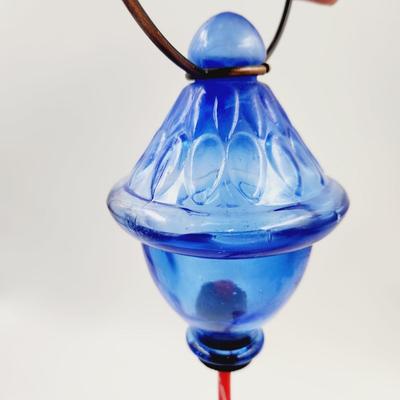 NICE BLUE GLASS HANGING HUMMINGBIRD FEEDER