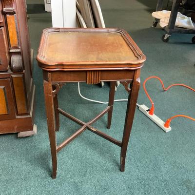 Lot 146 | Small Square Art Deco Accent Table