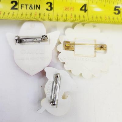 80s PLASTIC CHARACTER PINS - HALLMARK & AVON