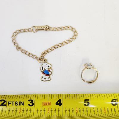 VINTAGE GOLD TONED SNOOPY BRACELET & RING SET