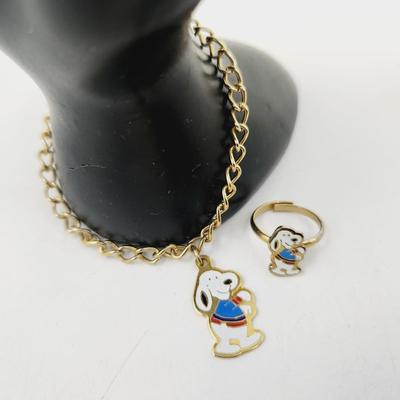 VINTAGE GOLD TONED SNOOPY BRACELET & RING SET