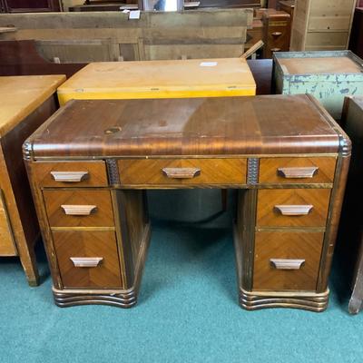Lot 156 | Art Deco Kneehole Desk