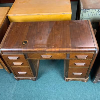 Lot 156 | Art Deco Kneehole Desk