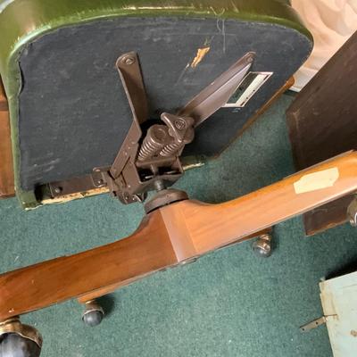 Lot 166 | Mid-Century Green Leather Office Chair