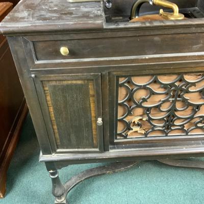 Lot 177 | Mahogany Edison Cabinet