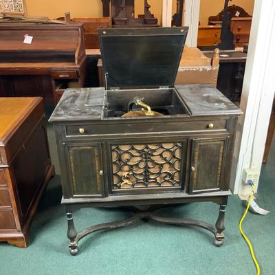 Lot 177 | Mahogany Edison Cabinet