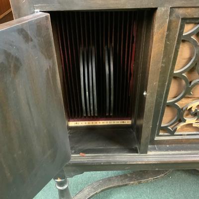 Lot 177 | Mahogany Edison Cabinet