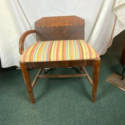 Lot 179 | Vanity Bench