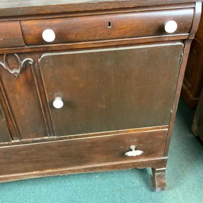 Lot 184 | Small Buffet Cabinet