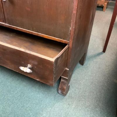 Lot 184 | Small Buffet Cabinet