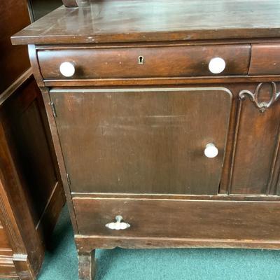 Lot 184 | Small Buffet Cabinet