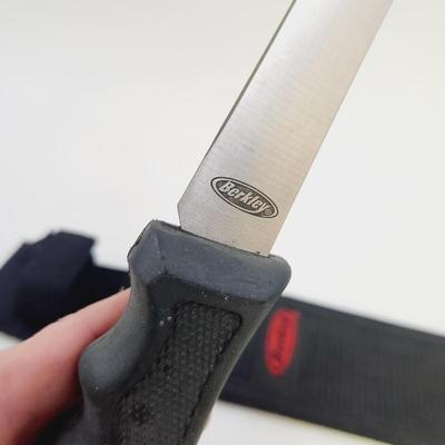 BERKLEY FILET KNIFE W/ BELT HOLDER