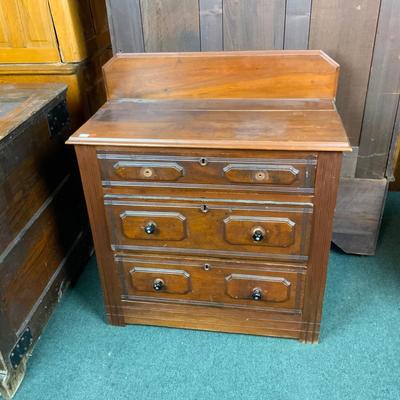Lot 193 | Three Drawer Chest