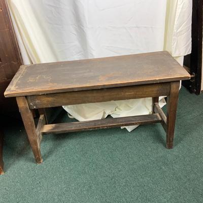 Lot 194 | Wood Gardening Bench
