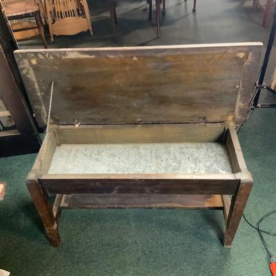 Lot 194 | Wood Gardening Bench
