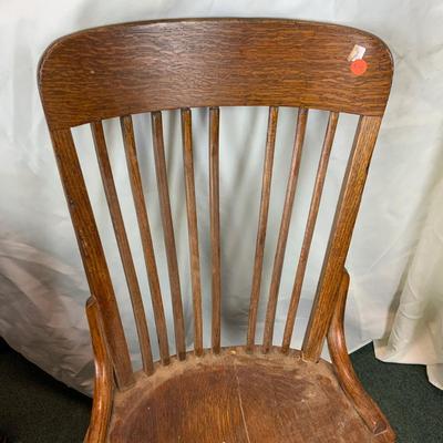 Lot 212 | Armless Oak Swivel Office Chair