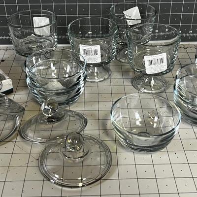 Large lot of CLEAR  Glass Dishes & Anchor Hocking Bowls